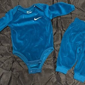 Nike Teal Blue Velvet Baby Bodysuit & Pants Set